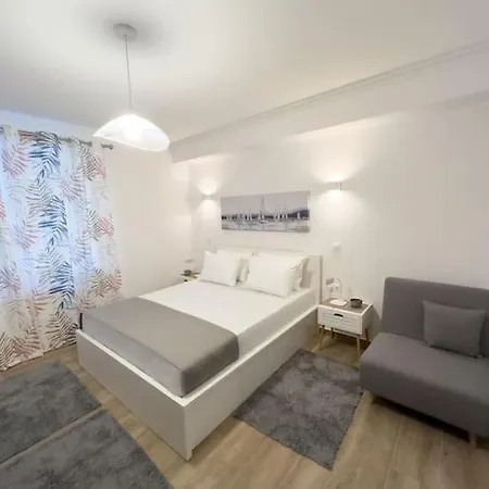 Petite Retreat In Kolonaki, /netflix Apartman
