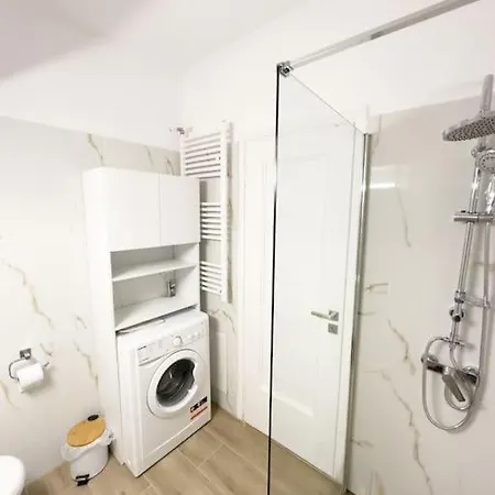 Apartman Petite Retreat In Kolonaki, /netflix Athén