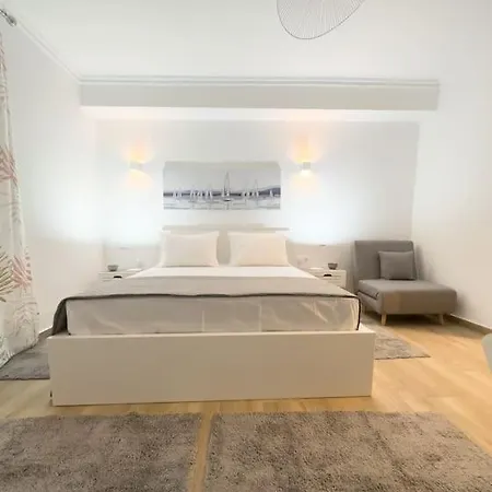 Apartman Petite Retreat In Kolonaki, /netflix Athén