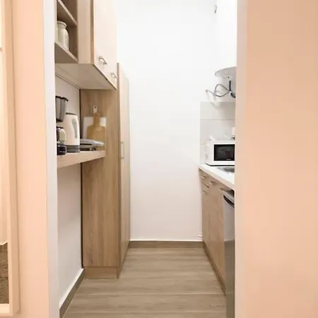 Petite Retreat In Kolonaki, /netflix Apartman